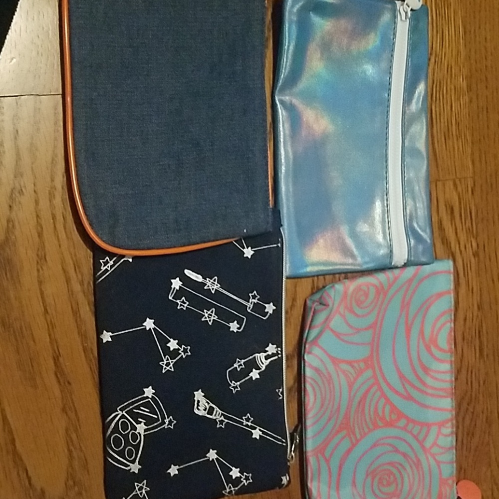 4 small makeup bags
